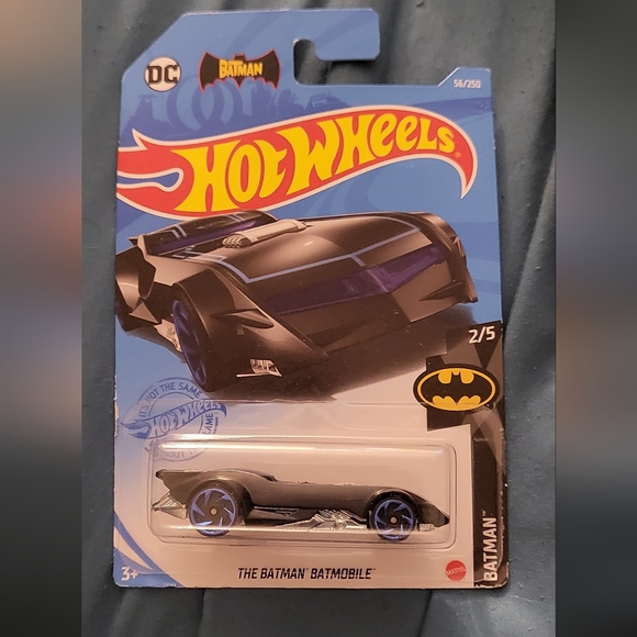 The Batman Batmobile Hot Wheels - Picture 2 of 3